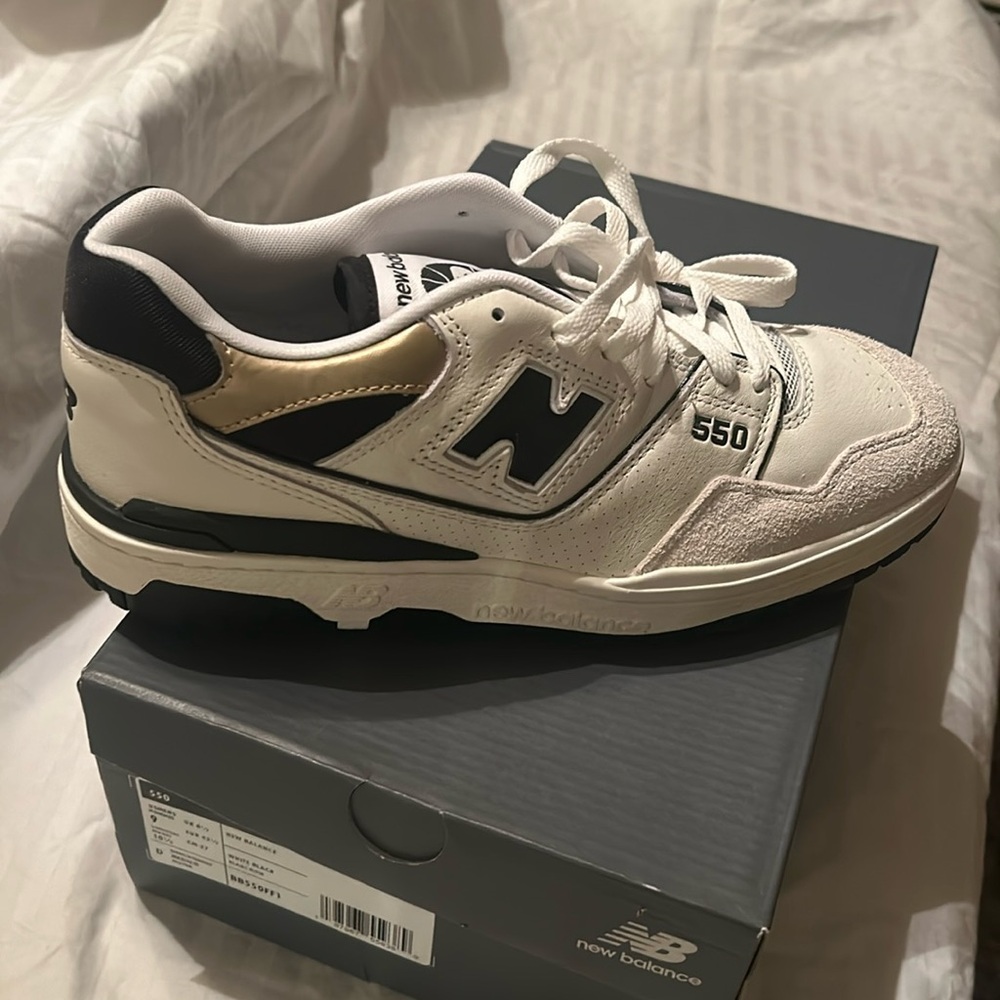 NWT New Balance 550 white black, mens size 8. - Picture 1 of 6